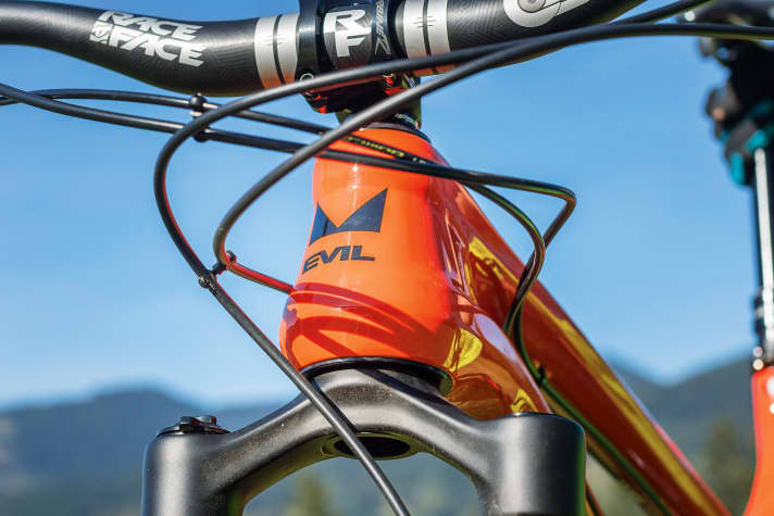   Detail on Evil The Following MB