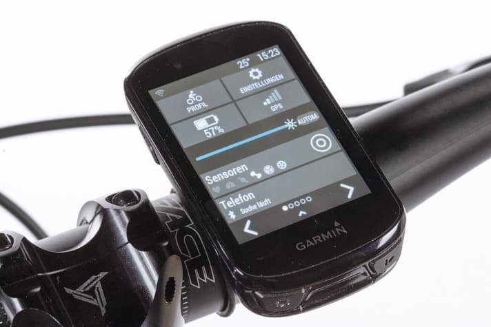 Konnektivität heißt das neue Zauberwort bei den kompakten GPS-Geräten wie dem Edge 830. Über Bluetooth, ANT+ und Wi-Fi kann man verschiedenste Geräte und Sensoren mit dem Bike-Computer koppeln.