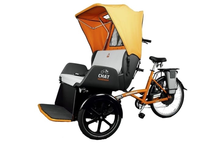 GOLD AWARD WINNER – Chat Rikscha Transportfahrrad   Hersteller: Van Raam   Statement der Eurobike Award Jury: „Diese Rikscha besticht durch viel Detailliebe. Wir fanden sie sehr angenehm im Handling, die vielen Sicherheitsfeatures begeisterten uns – wie etwa die Sicht durch das Fenster im Sonnendach.“