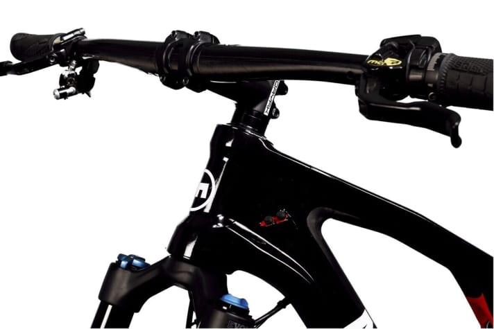 AWARD WINNER - Magura Cockpit Intergration Manufacturer: Magura Statement from the Eurobike Award jury: "Two particularly convincing points: The clean appearance thanks to the hydraulic lines concealed in the handlebars and the resulting increased robustness. A cable that is not exposed cannot be damaged in a fall."