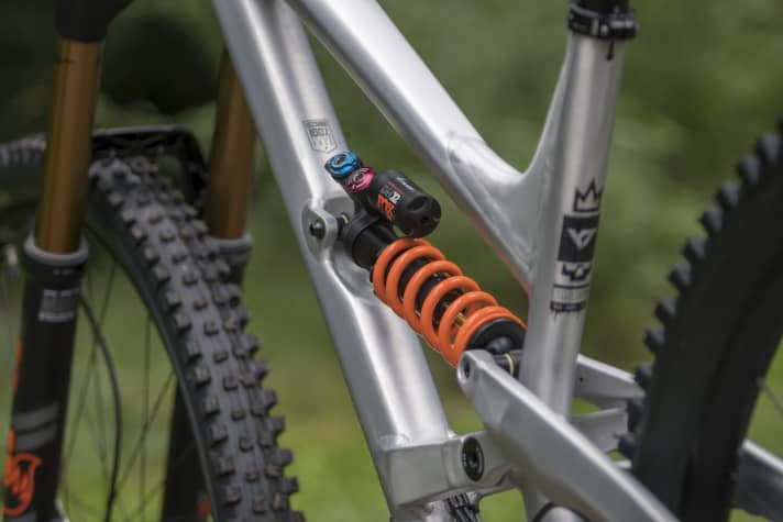   A DHX2 steel spring damper from Fox works on the rear triangle.