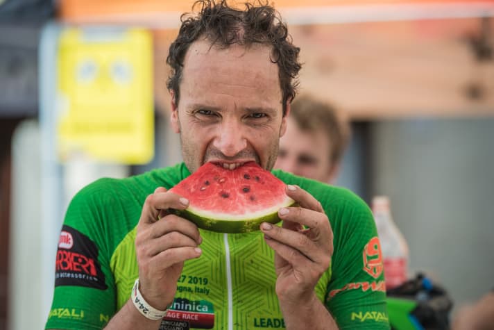  Die Wassermelone. Zum Flüssigkeit-Tanken immer wieder beliebt. Erst recht bei der Hitze.