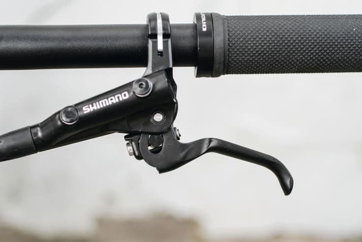 It must be possible to adjust the brake levers on children's bikes so that they can be reached easily and quickly with short fingers.