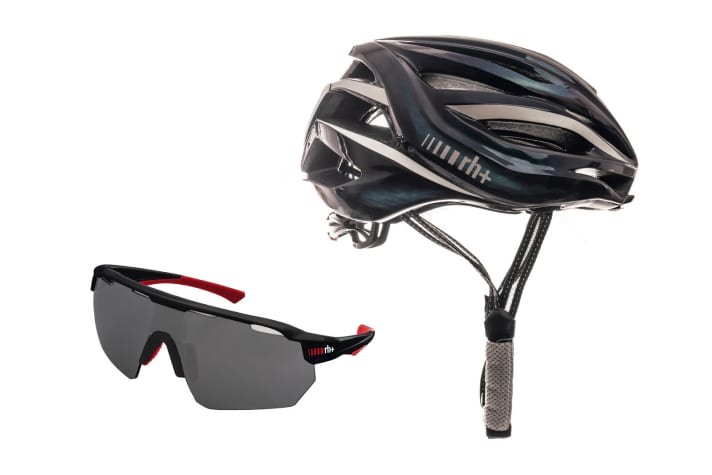    RH+ Air-XTRM-Helm + Change-XTRM-Brille (2 Sets, Wert je Set 250 Euro)   Mit dem 252 Gramm leichten Air-XTRM-Helm gelingt dem italienischen Hersteller die perfekte Symbiose aus Schutz, Passform, Gewicht und Belüftung. In Kombination mit dem großen Sichtfeld und den selbsttönenden Filtern der Change-XTRM-Brille liefert RH+ das optimale Setup für Cross-Country-Racer und sportliche Touren-Biker.