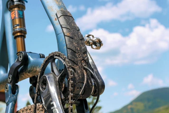   Whyte S-120C Works: The carbon main frame has a solid protector on the down tube that protects against stone chips.