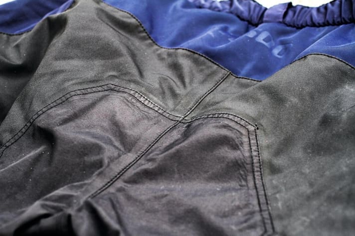   Endura MT500 Spray Baggy/Thermo Bibknicker: Trotz Dauereinsatz hält sich der Verschleiß selbst im arg strapazierten Sitzbereich in Grenzen. 