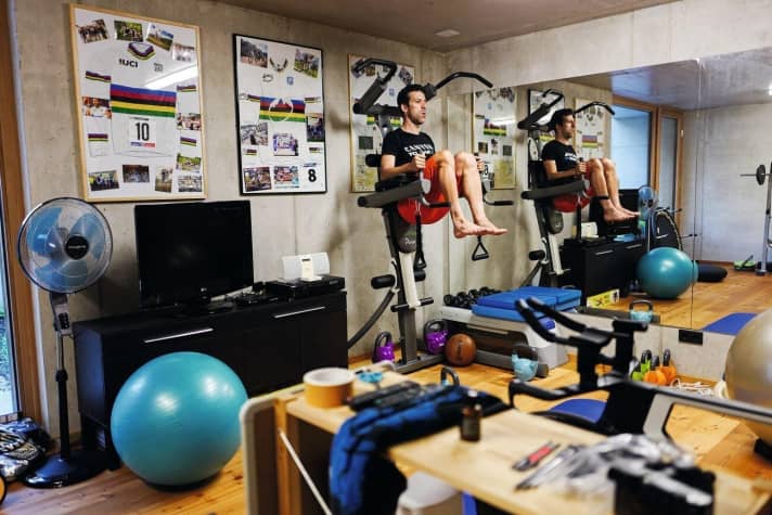   In order not to lose motivation, the Austrian tries to make his training at home as varied as possible.