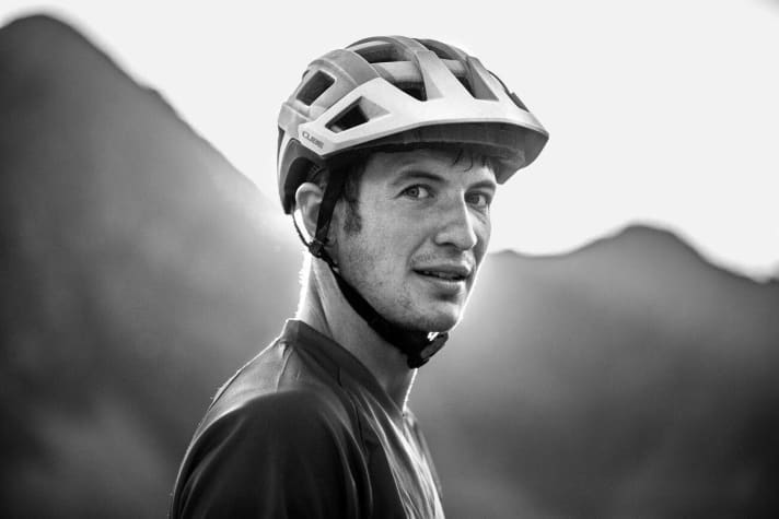 Ludwig Döhl started racing cross-country and marathon races for the <a href="thema/tag/Bike%20Junior%20Team.html" rel="noopener noreferrer">BIKE Junior Team</a> in 2005. Since then, everything has revolved around mountain biking for the Lower Bavarian. During his <a href="hintergruende/typen_portraet/enduro-blog-2015-von-ludwig-doehl-01/a24763.html" rel="noopener noreferrer">time as an enduro pro</a> and numerous assignments as a BIKE test rider, Döhl not only gained trail kilometres, but also important experience before he began his journalistic training as an editor in 2015. Today, the deputy editor-in-chief of BIKE wants to convince as many people as possible of his passion for mountain biking.