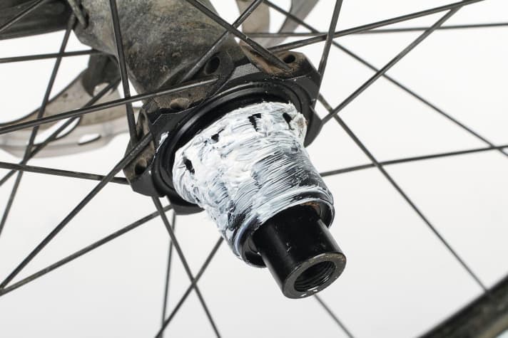   Der Freilaufkörper braucht Fett.