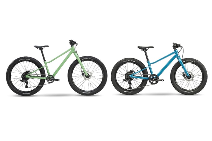 The BMC Balst 24 weighs 9.6 kilos (left), while the 20-inch Blast weighs 8.6 kilos.