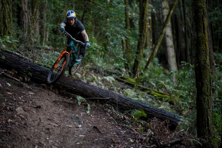   As a Fox rider, Richie Rude will be one of the first to enjoy the new parts. The Fox 38 is already fitted to his bike.