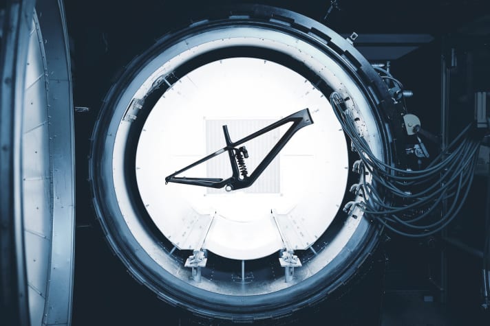   The carbon frame of the Tarvo is produced by All Ahead in Würzburg.