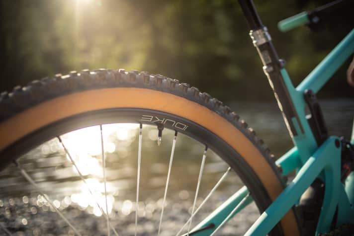   The Berd-Spoke wheelset weighs 1127 grams.