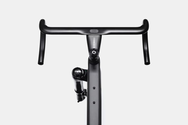   Ungewöhnlicher Anblick an einem „Schotterstraßen-Rennrad“: die Lefty-Federgabel war bislang Mountainbikes vorenthalten. Früher baute Cannondale die Lefty auch für langhubigere Bikes, mittlerweile gibt es die Lefty Ocho nur noch mit 100 Millimeter Federweg.