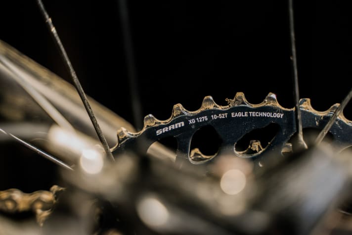   A 10-52 cassette is available for the XX1, X01 and GX Eagle. The electronic AXS drivetrain also works with the new cassettes.