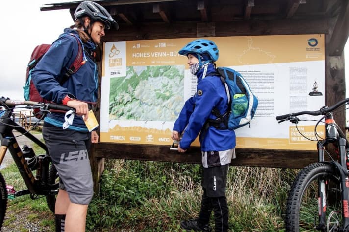   Arduenna bedeutet Hochland. Bei der belgischen Ausgabe des Stonemans bikt man im welligen Auf und Ab durch weite Landschaften und dichte Wälder.