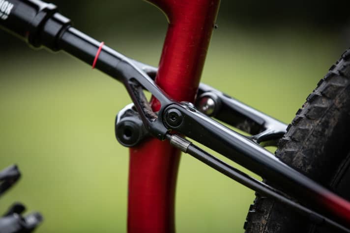   The oil from the Brain system flows directly into the line through a bar in the damper mounting.