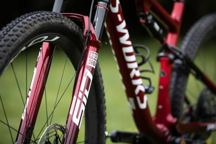   The SID SL Ultimate fork also incorporates intelligent Specialized technology.