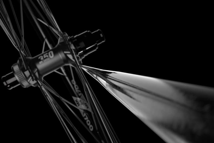   Proven a thousand times over: DT Swiss relies on Competition spokes for the 1700 Spline wheels.