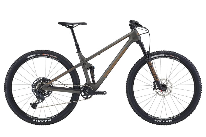   The Spur Carbon GX is the cheapest model and comes with Select+ suspension, Sram GX Eagle with 10-52 cassette and Stan's Arch wheels. Price: 5400 euros.