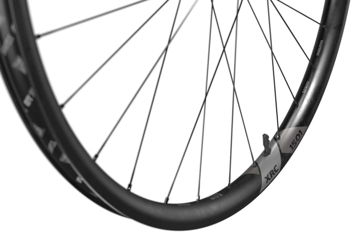   The 29er wheelset of the XRC Carbon should weigh 1544 grams.