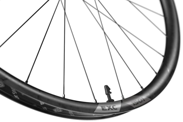   Deutlich schlagfester und robuster als die anderen beiden Modelle: die EXC-Laufräder, die durch die ASTM-Klasse 4 auch für den harten Enduro-Einsatz freigegeben sind.