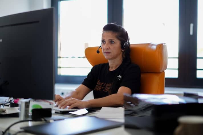   Nathalie is primarily responsible for commercial matters at Rasoulution. Accounting is not Tarek's thing, she reveals.