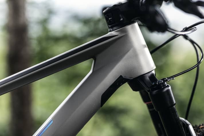   The fork stopper protects the top tube from impacts from the brake and gear levers.