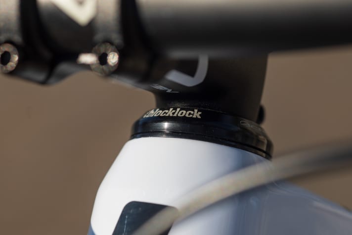   As with the higher-end models, the Blocklock headset from Acros is also installed.