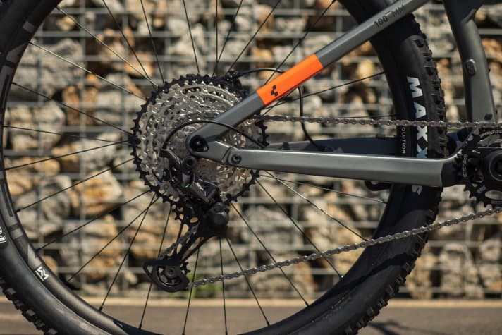   Instead of a Sram X01/GX mix, Cube is opting for a Shimano Deore XT groupset for 2021.