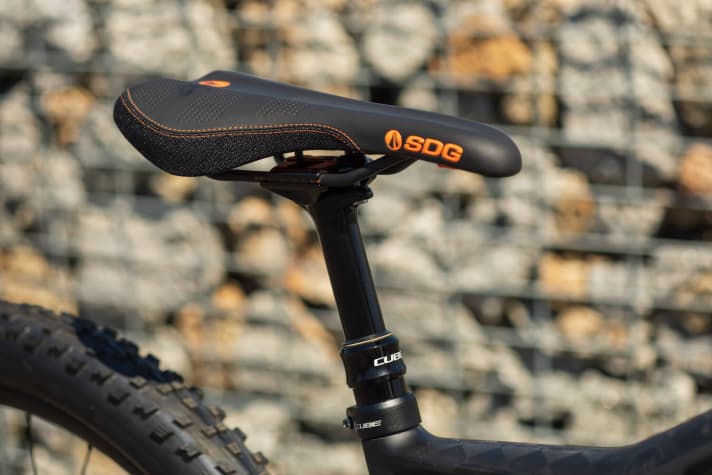   The Cube dropper post instead of the Fox Transfer pushes the price below the 4000 euro mark.