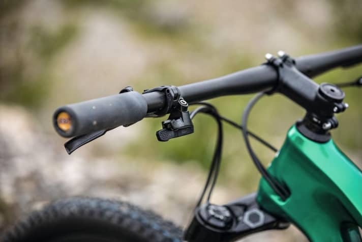 Das Cannondale-Lockout für Dämpfer und Gabel bietet besonders für Racer einen echten Mehrwert gegenüber Specializeds Brain.