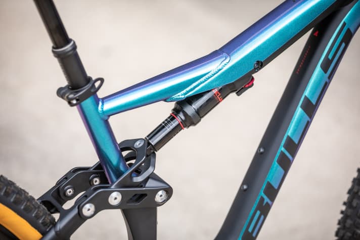 Wippe und Rahmendesign ähneln dem Carbon-All-Mountain Wild Ronin.