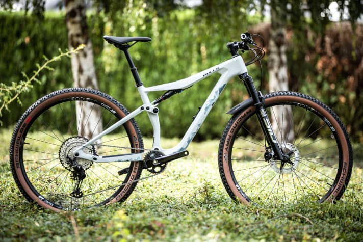 The sporty trail bike version of the Bulls-Racefullys: the Wild Edge Trail for 3799 euros.