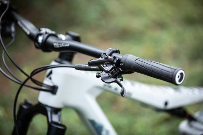 Bremsen und Antrieb gehören zur Shimano XT.