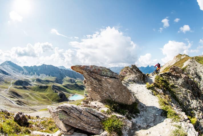   Die Schmugglerpfade-Runde ist die Königs-Tour von Ischgl. Ein Mix aus natürlichen Bilderbuch-Pfaden und gebauten Flowtrails.