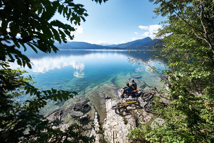   All inclusive: karibische Wasserfarben, erfrischende Abkühlung, perfektes Panorama. Wer früh dran ist, hat nach der Bike-Tour noch einen paradiesischen Badetag am Walchensee vor sich.