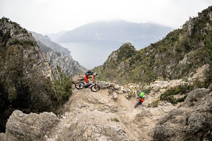   Yawning abysses: The first section of the notorious Dalco descent is exposed and interspersed with metre-high steps. Later on, the Dalco Trail becomes unrideable.