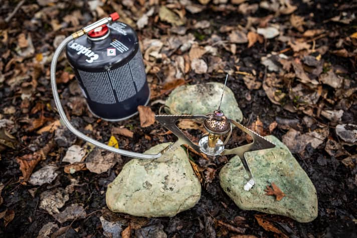 For 25 euros, you can't buy a cooker any better than the model from Pearl's own brand Semptec. Still very light at under 150 grams, the foldable cooker with hose connection offers above all more (standing) safety and convenient handling.