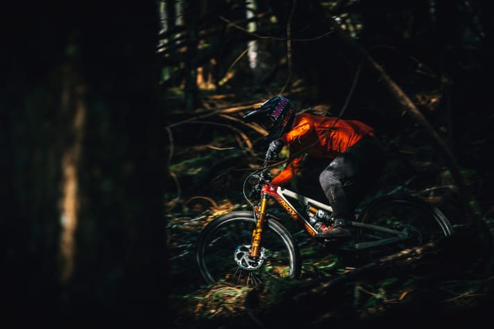   27.5 or 29 inches, 150 or 160 millimetres of suspension travel.