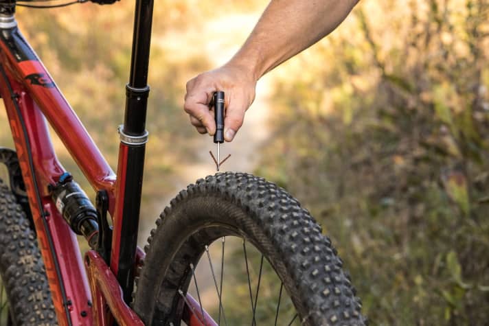   Tubeless tyres can be repaired in the familiar manner with the tubeless repair kit.