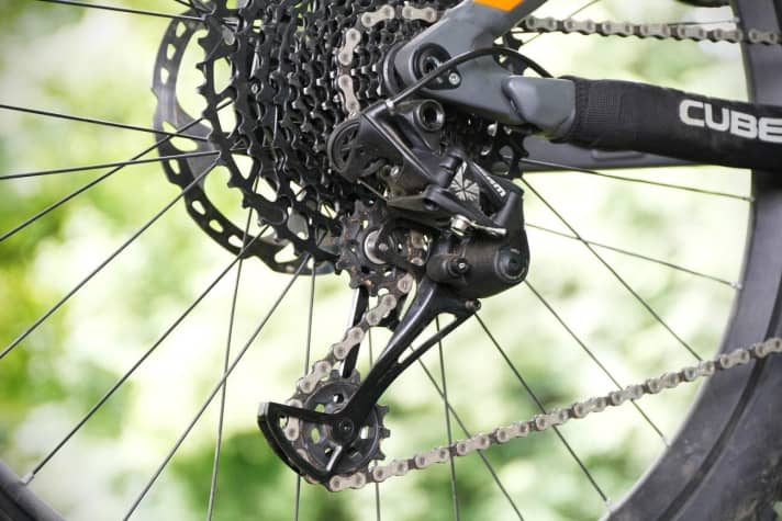   Die NX Eagle schaltet sich in der Praxis typisch für Sram: knackig und direkt. 