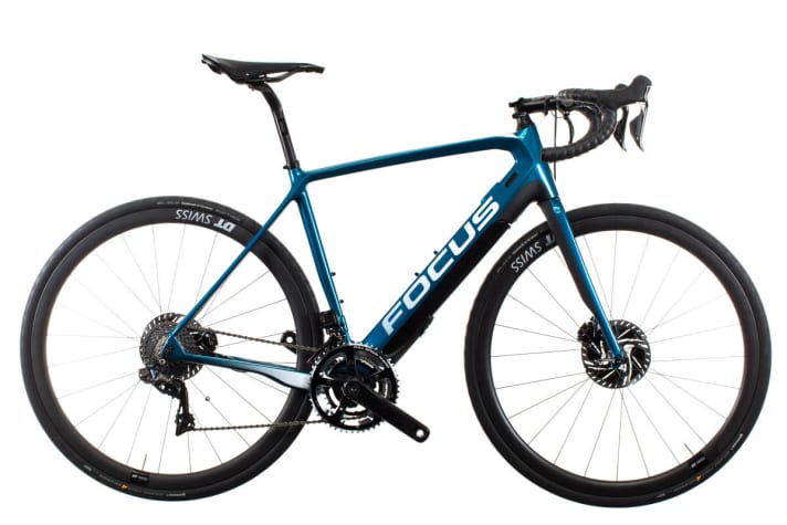 <a href="about:blank#/www.focus-bikes.com/de_de/"  rel="noopener noreferrer">Focus</a>   Project Y – Gold Award   Nach dem <a href="e_mtb/e_mtb_news_neuheiten/e-mtb-neuheiten-focus-project-y/a32637.html"  rel="noopener noreferrer">E-MTB</a>  zeigt Focus das Project Y als E-Rennrad. Bis 25 km/h wird der Fahrer vom leichten Motor unterstützt, danach geht's ohne Widerstand weiter.  Jury Statement: Am Rennrad war die Elektrifizierung des Fahrrads bislang weitgehend vorbeigegangen. Wir sind davon überzeugt, dass sich dies mit dem Project Y ändern wird. Das zeigt sich schon beim Prototyp durch das gelungene Design mit der Integration des evation-Antriebs.