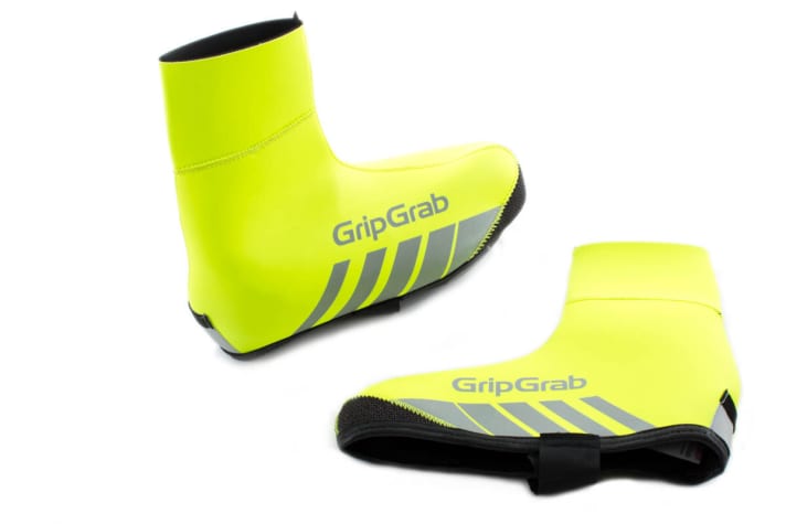 <a href="http://www.gripgrab.com/" target="_blank" rel="noopener noreferrer nofollow">Gripgrap</a>  Intelliseal Überschuhe   Besonders wasserdicht soll die gummi-artige Innenbeschichtung dieser Überschuhe sein.  Jury Statement: Diese auffälligen, flexiblen und wasserdichten Überschuhe bilden eine innovative und wirksame Schicht rund um die Schuhe. Durch ihr nahtloses Design sind sie auch sehr angenehm zu tragen.
