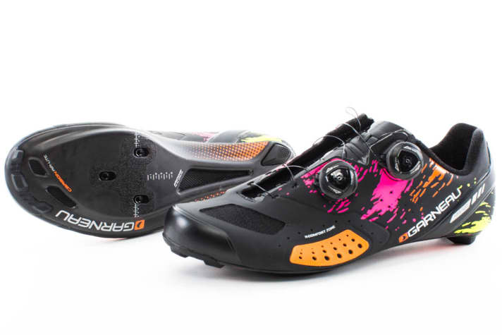 <a href="http://garneau.com/" target="_blank" rel="noopener noreferrer nofollow"> Garneau </a> X-Comfort Zone Elastic material in the right place gives narrow and wide feet the space they need.  Jury Statement: These cycling shoes are very comfortable and offer great freedom of movement and flexibility where the pressure is on the pedals. Thanks to numerous adjustment options, the shoes can be adapted to different foot shapes.