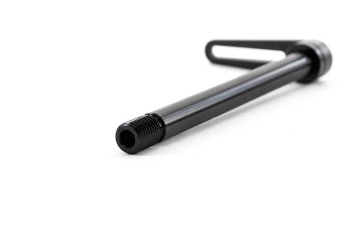 <a href="http://www.gw-mfg.com/" target="_blank" rel="noopener noreferrer nofollow">GW</a> Switch Lever System The high-quality thru-axle can be used with or without a lever.   Jury statement: The Switch Lever System is a simple and well thought-out solution for thru axles. The idea of attaching a lever to a thru axle to loosen the bolt is simple and ingenious.