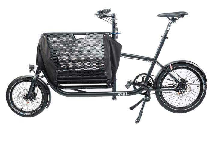 START UP AWARD and GOLD AWARD WINNER - muli Manufacturer: muli-cycles - The muli is a cargo bike for everyday urban use that is as small and manoeuvrable as a normal city bike. The concept, production and business model focus on sustainability. All production steps from the frame to assembly take place in Germany.   Statement from the Eurobike Award jury: "Everything about the 'muli' is just right. Thanks to its short wheelbase, narrow width and small frame, the bike is easy to control for both tall and short people. We were particularly impressed by how easy it is to install and remove the child seat and fold up the transport basket. Especially recommended for families."