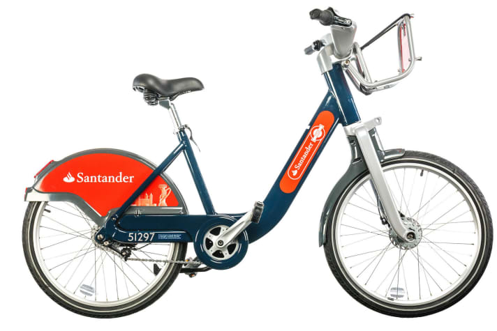 GOLD AWARD WINNER - A New Bikeshare Bike for London   Hersteller: Pashley & beryl - Das britische Familienunternehmen Pashley zählt in seiner Heimat zu den traditionsreichen Fahrradherstellern schlechthin. Dass sich Tradition und Innovationsfreude nicht ausschließen, beweisen die Briten mit dem neuen Fahrradmodell für das Londoner Bike-Sharing-System.   Statement der Eurobike Award Jury: "Für Sharing-Anbieter das passende Fahrrad. Es ist extrem durchdacht, entsprechend robust und leicht zu verstellen, insbesondere die Sattelstütze. Gut gefallen uns die Integration der Komponenten und das Bremslicht."