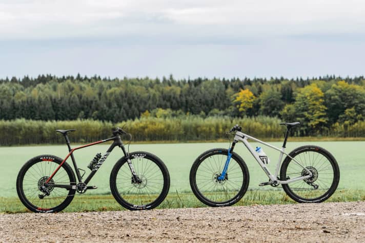 Racehardtails von deutschen Versendern im Duell: Canyon Exceed CF SLX 9 gegen Radon Jealous 10.0.