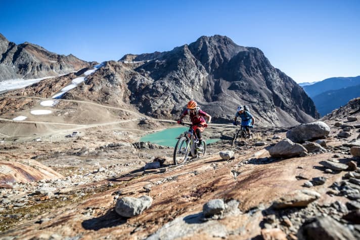 Rauhes Gelände, hochalpine Trails: genau das richtige Terrain für All-Mountain-Fullys.